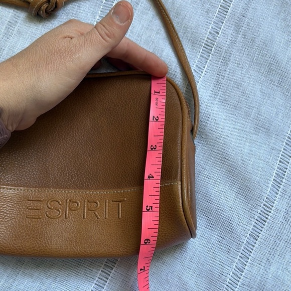 Esprit Vintage Brown Crossbody Bag with Sleek Design - Picture 13 of 14